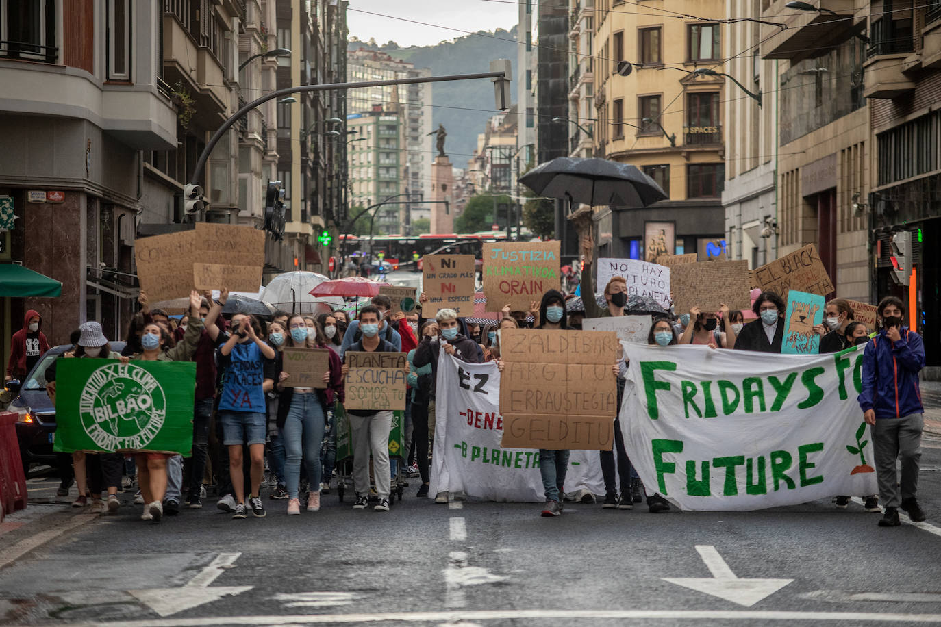Fotos: Imágenes de la manifestación en Bilbao que busca combatir el cambio climático
