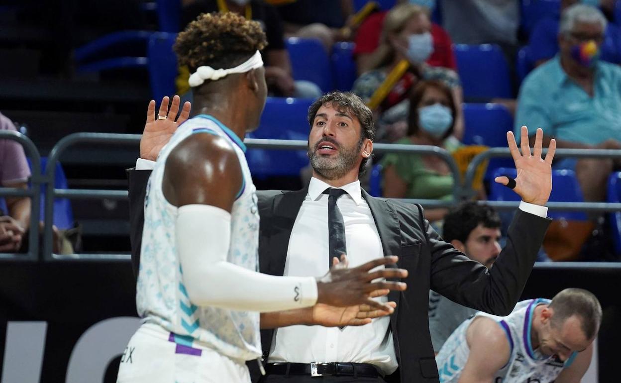 «Hemos estado fallones en los tiros libres», lamenta Álex Mumbrú