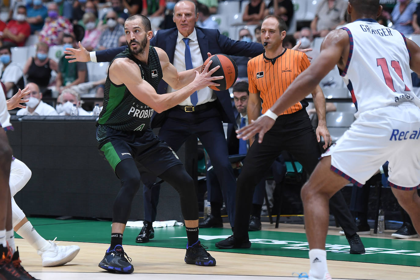 Fotos: Las mejores imágenes del Joventut-Baskonia