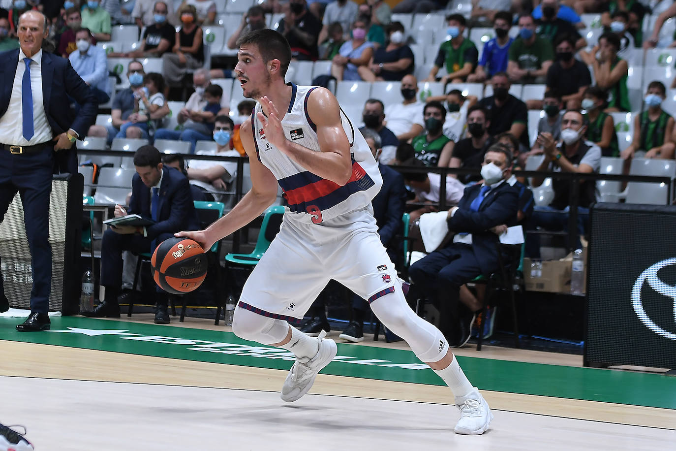 Fotos: Las mejores imágenes del Joventut-Baskonia