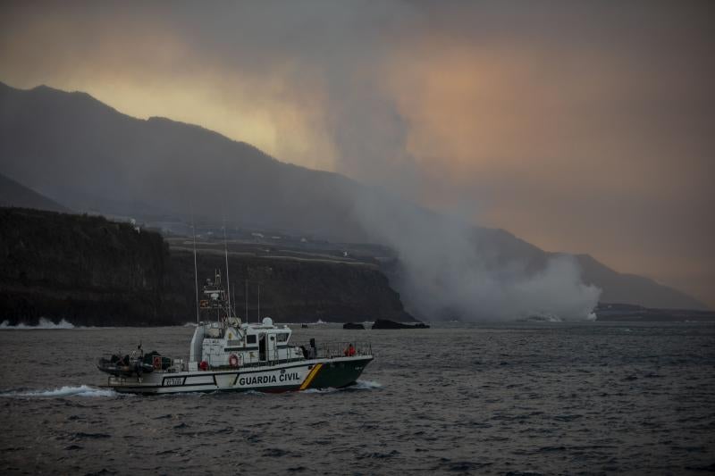 Fotos: La lava del volcán de La Palma llega al mar