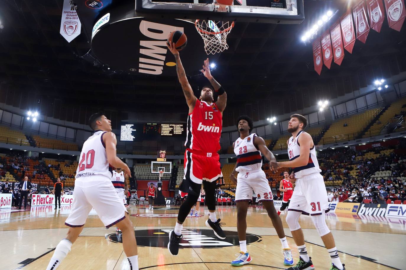Fotos: Las mejores imágenes del Olympiacos - Baskonia