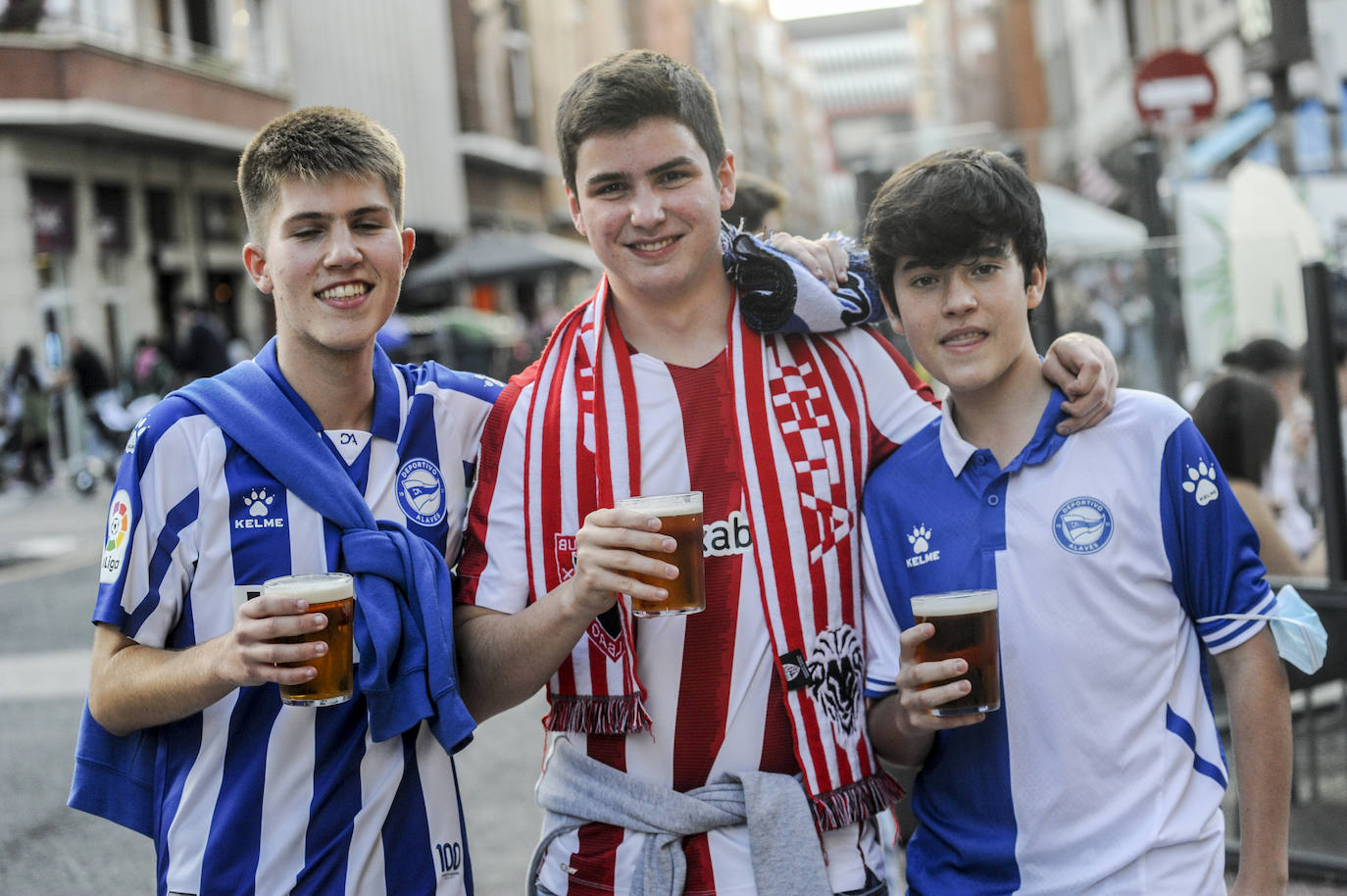 Fotos: Ambiente albiazul en San Mamés