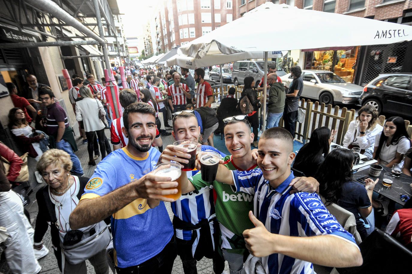 Fotos: Ambiente albiazul en San Mamés