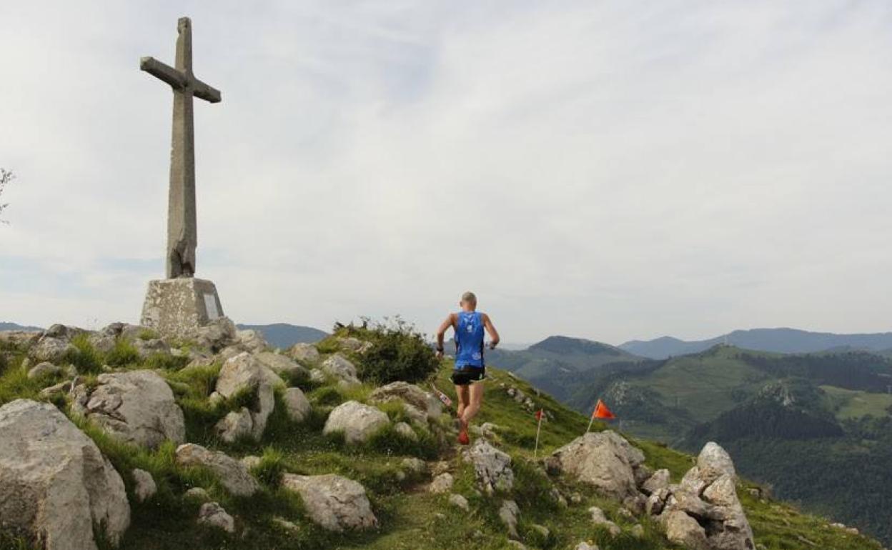La Zumaia Flysch recorre la costa y la montaña en el entorno de este paraje protegido.