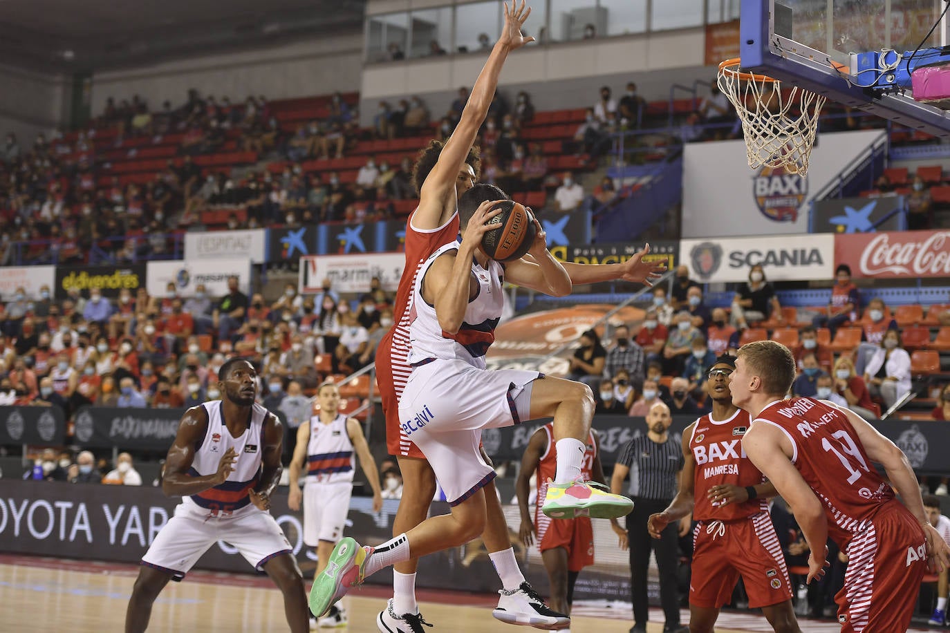 Fotos: Las mejores fotos del Manresa - Baskonia