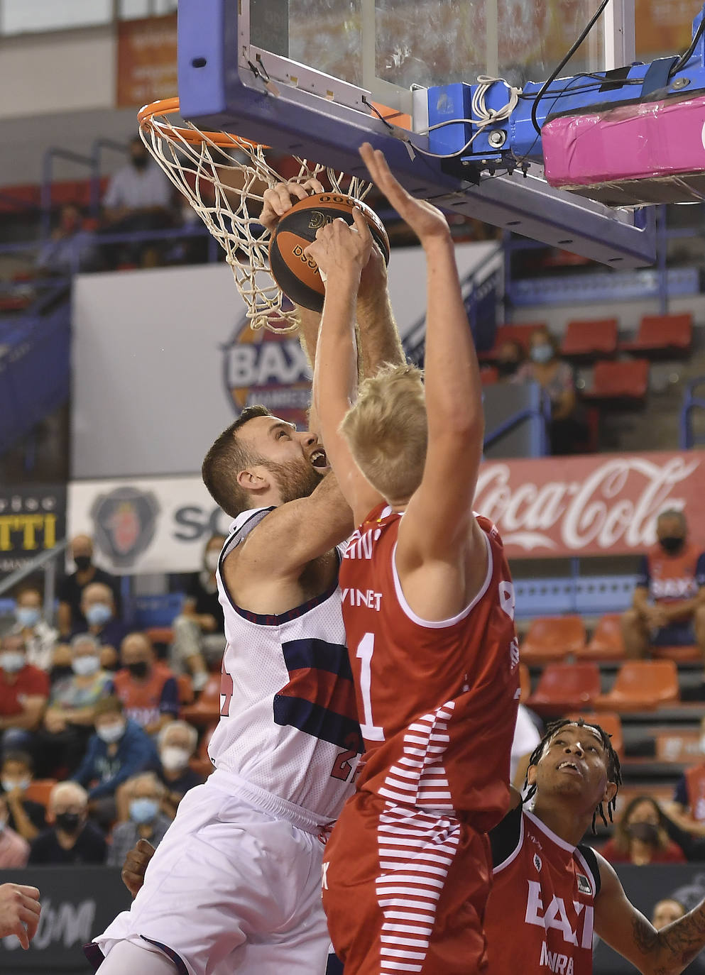 Fotos: Las mejores fotos del Manresa - Baskonia