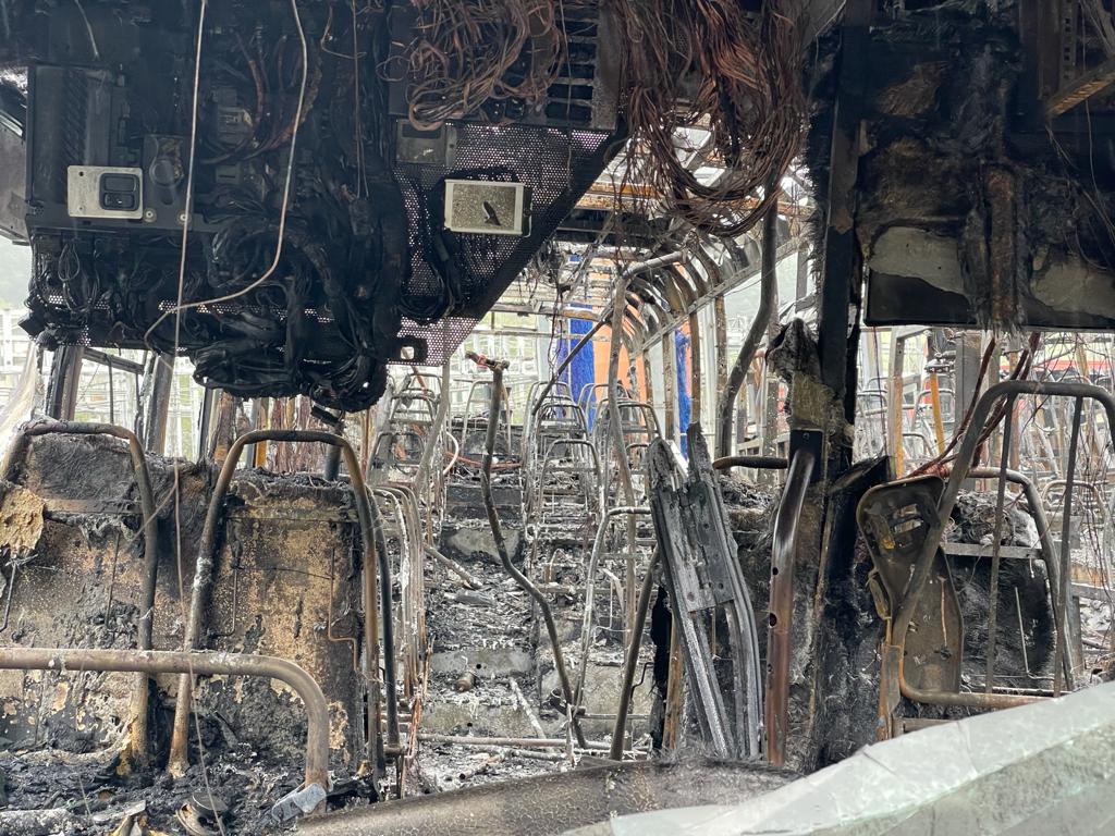 Fotos: Las imágenes de cómo ha quedado la flota de Bizkaibus calcinada