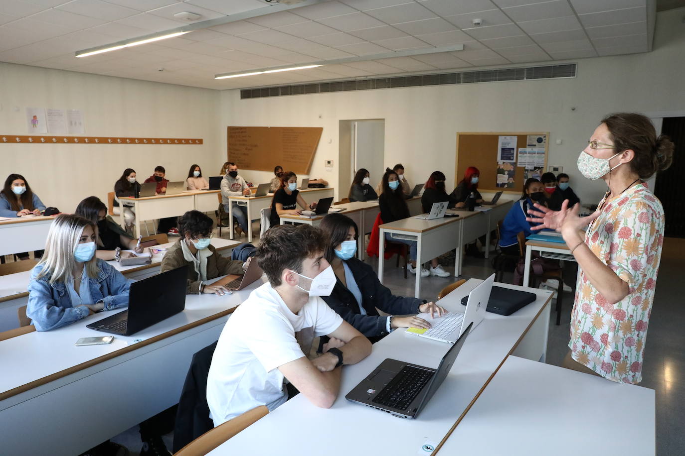 Fotos: Vuelta a la presencialidad en las universidades vascas