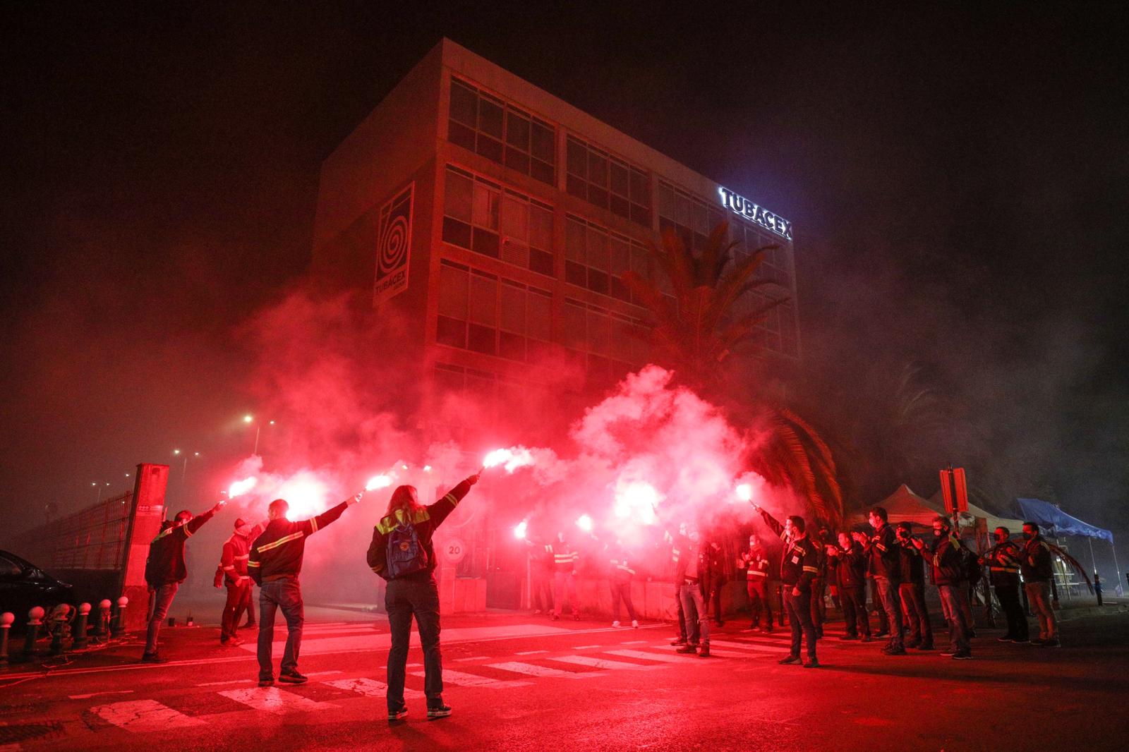 Fotos: Así han vuelto los trabajadores tras 236 días de huelga