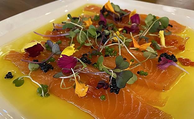 Carpaccio de ventresca de atún toro.