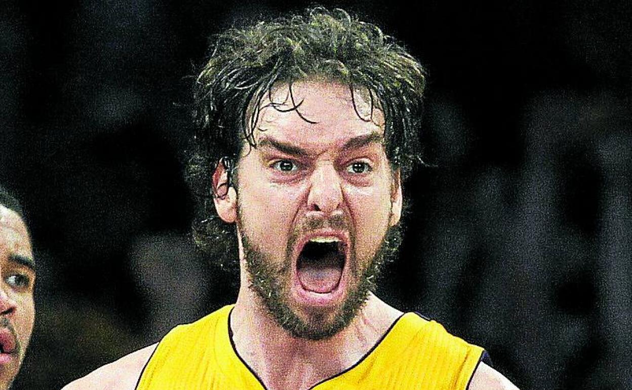 Gasol, durante su etapa en la NBA con los Lakers.