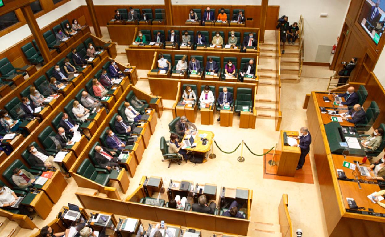 El Parlamento vasco aprueba con diez años de retraso la nueva Ley de Aportaciones