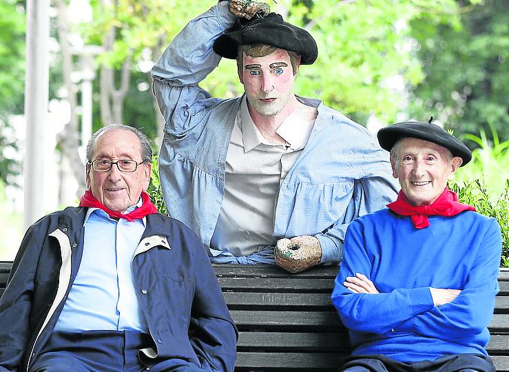 Sánchez Íñigo con Jesús Jiménez, creadores de Celedón.