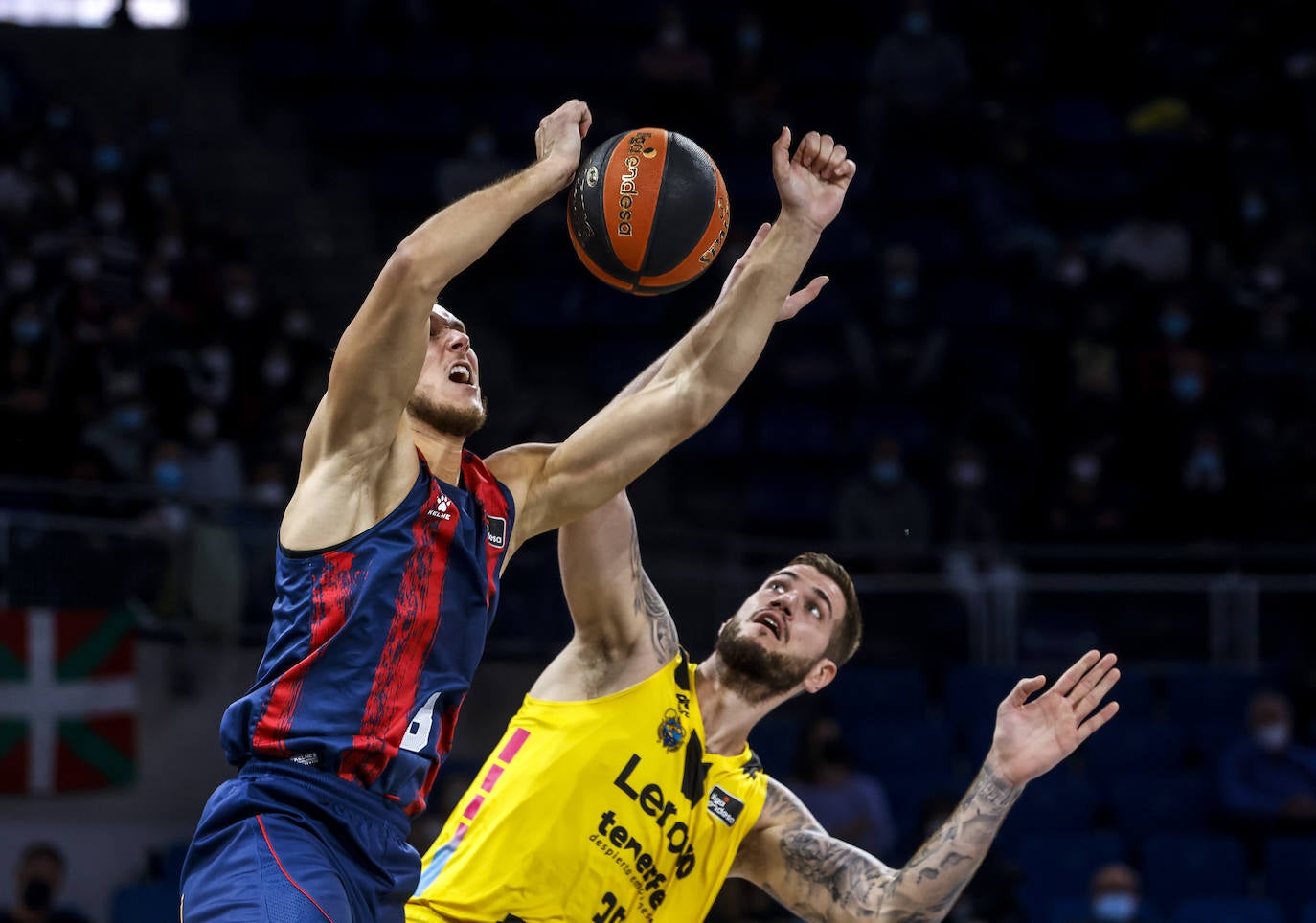 Fotos: Las mejores imágenes del Baskonia-Tenerife