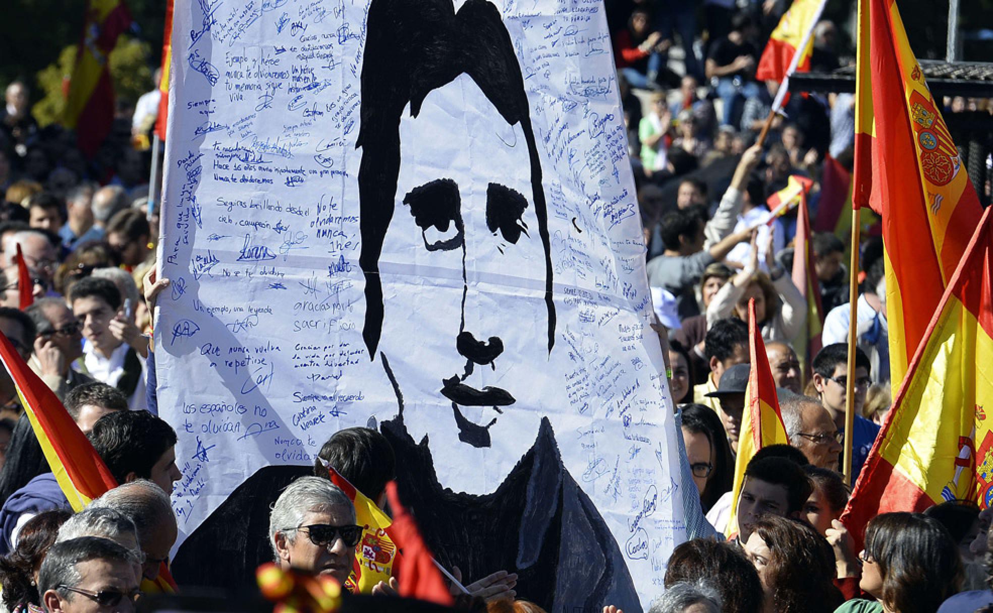 Multitudinarias. Manifestación en Madrid contra la abolición de la 'doctrina Parot'.