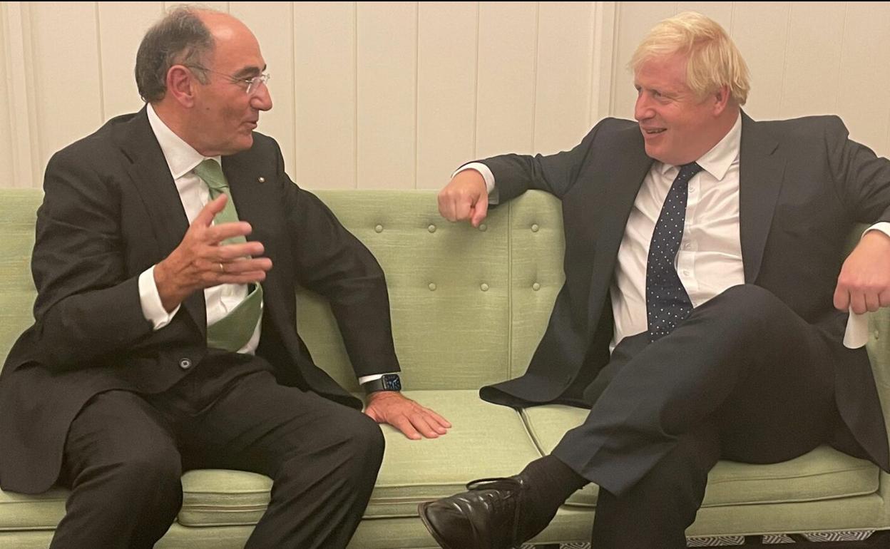 Galán y Boris Johnson durante el encuentro mantenido este miércoles en Londres.