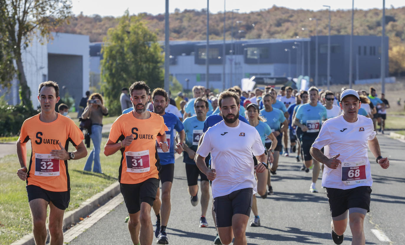 Fotos: Osakidetza gana en número la Carrera de Empresas