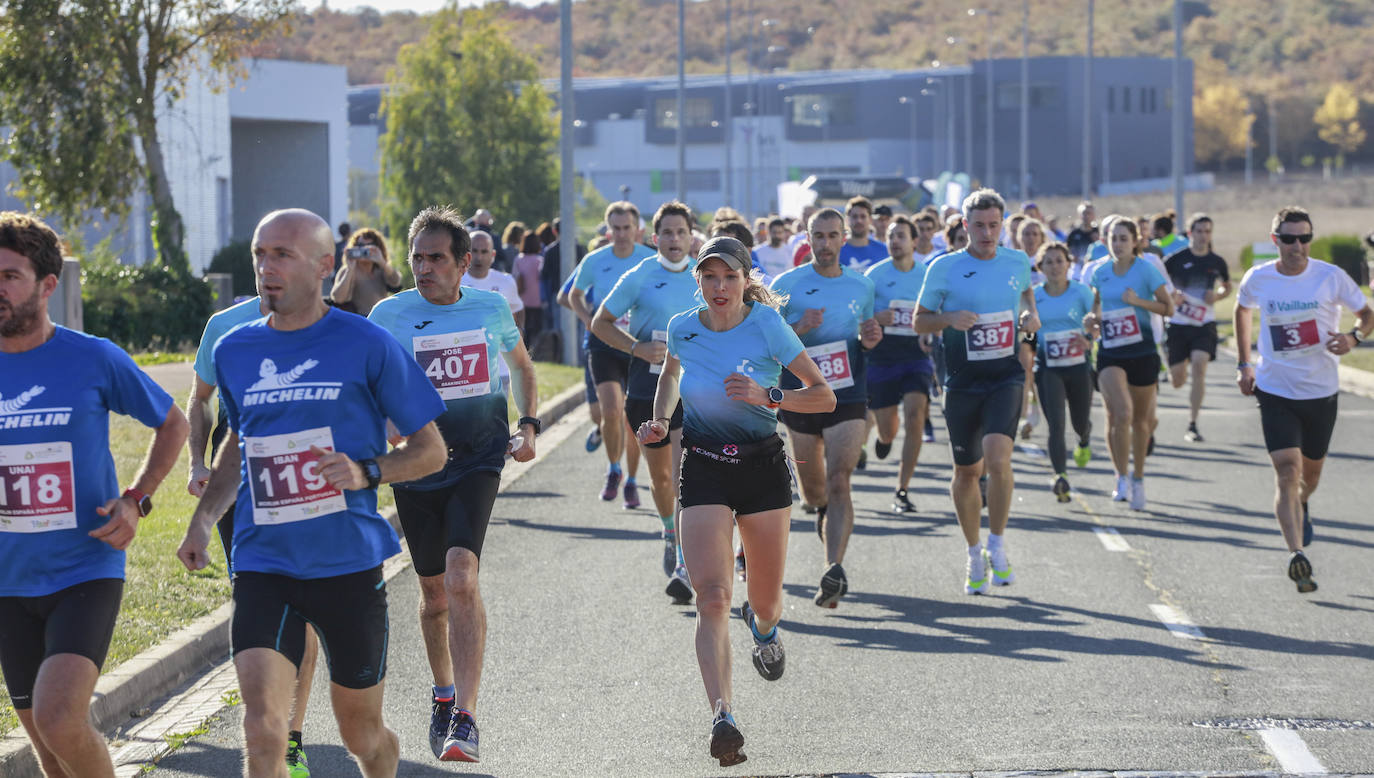 Fotos: Osakidetza gana en número la Carrera de Empresas