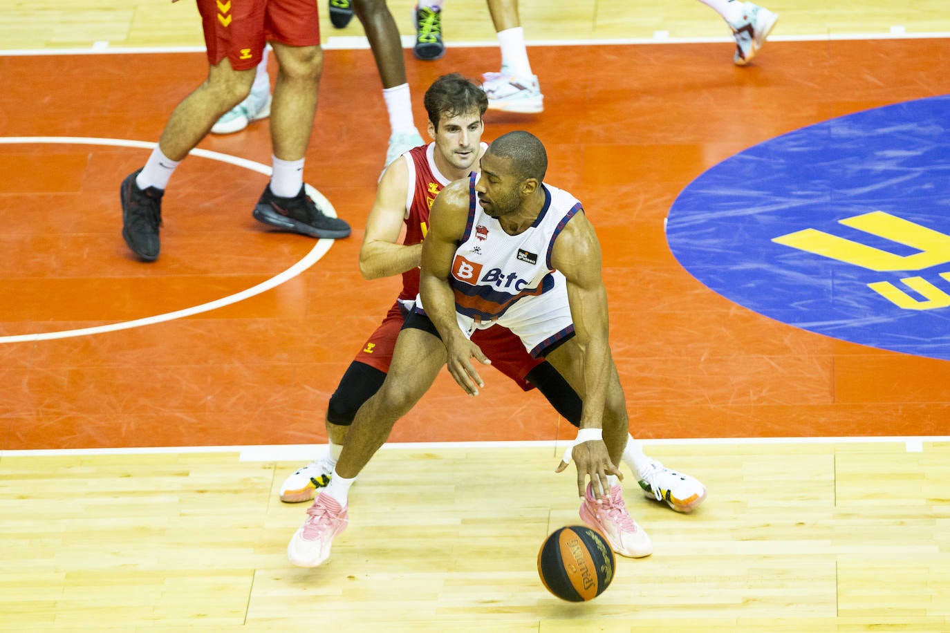 Fotos: Las mejores imágenes del UCAM Murcia - Baskonia