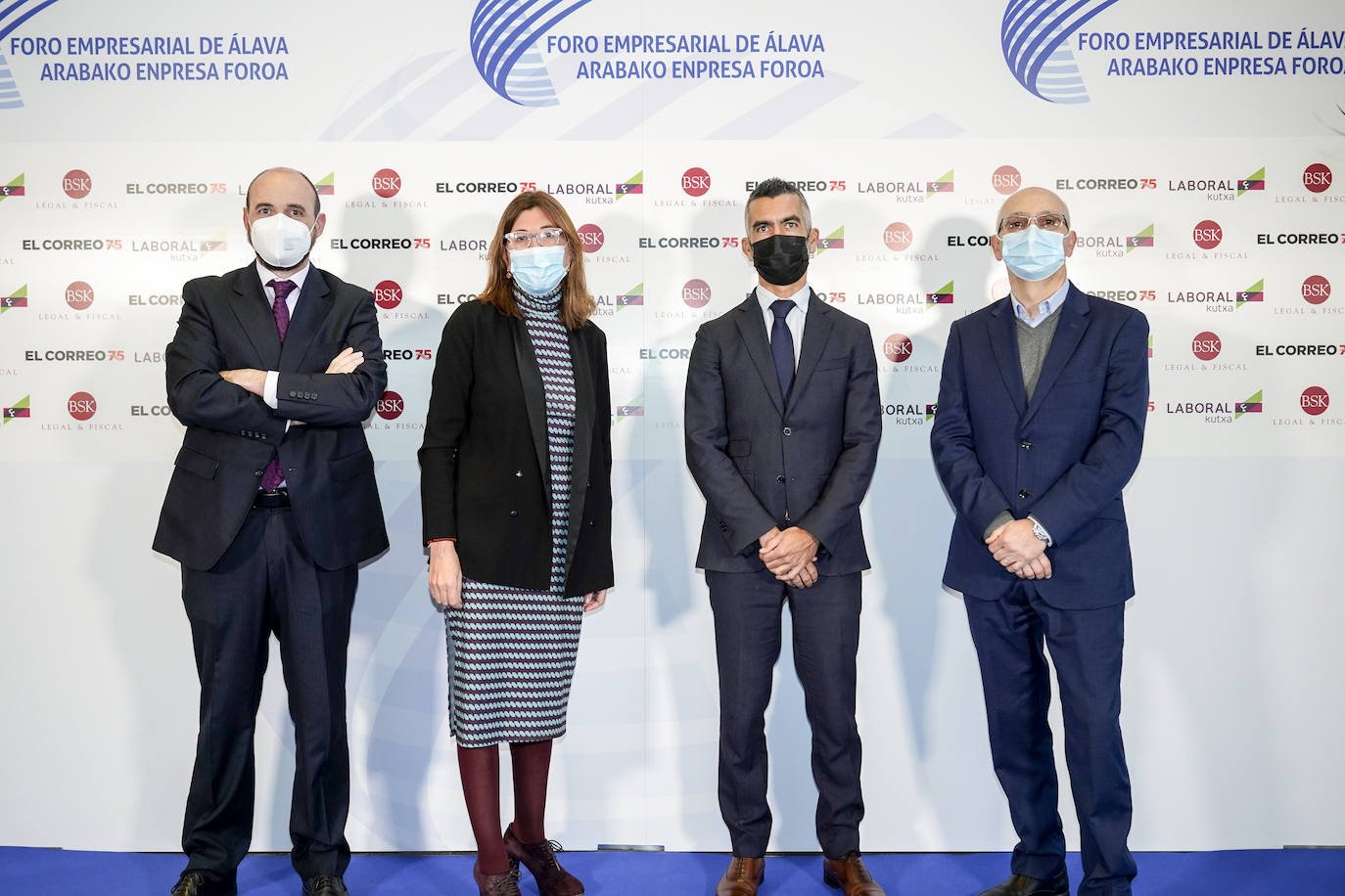 Iñaki Berriozabal, Raquel Pérez y Txus Cañas, de BSK Legal & Fiscal, acompañados de Edgardo García, de Abaigar.