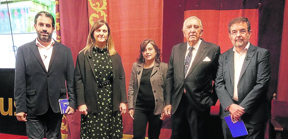 Jordi Albareda, Matxalen Acasuso, Trinidad Vicente, José María Arriola y Roberto San Salvador del Valle. 