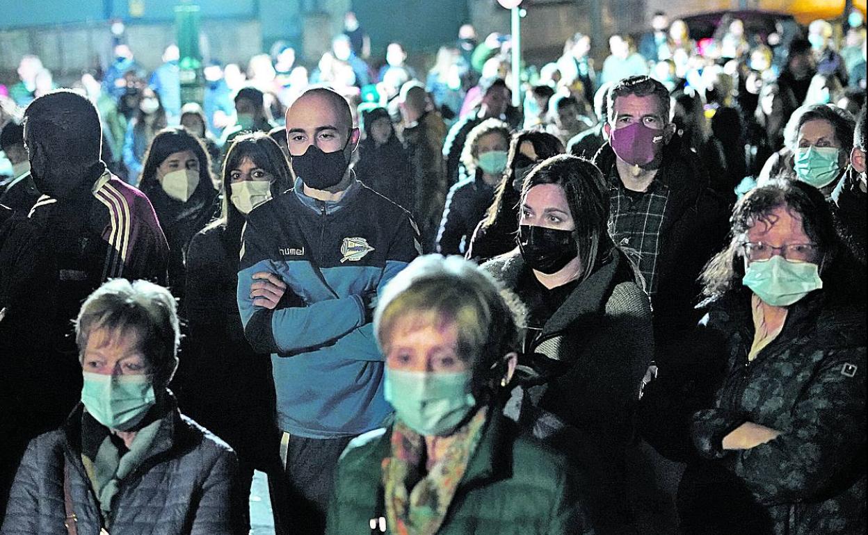 Concentración en Vitoria por el ataque a la joven. 