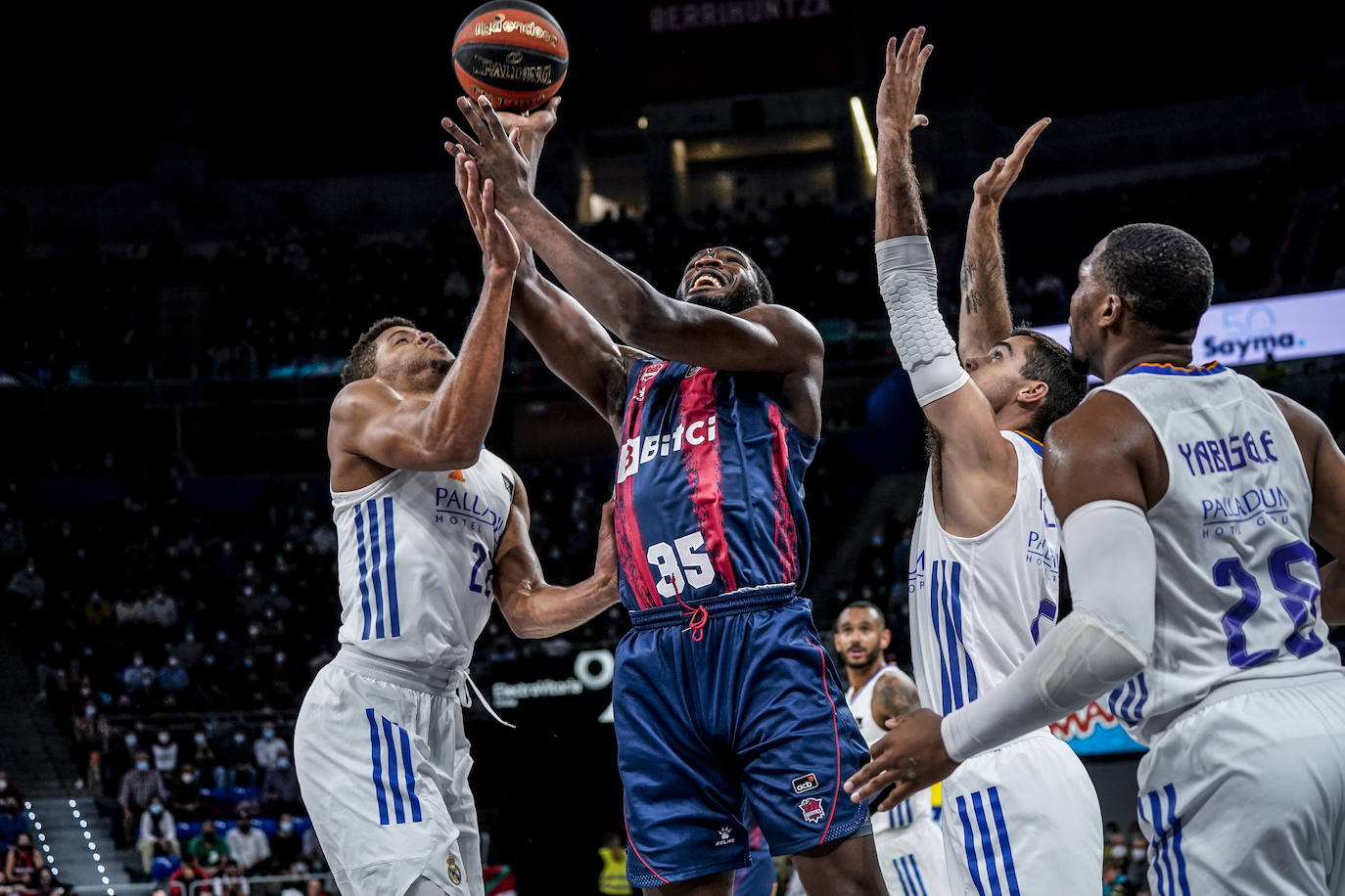Fotos: Las mejores imágenes del Baskonia - Real Madrid