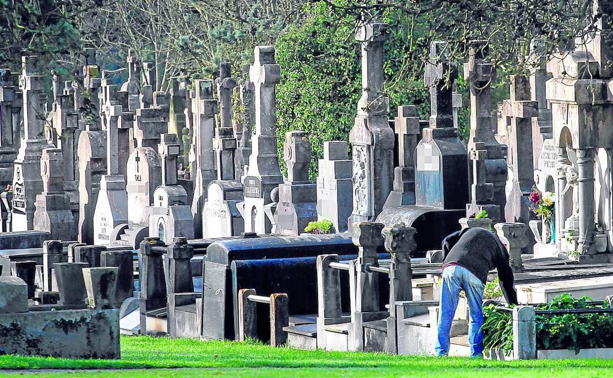 En las capitales de provincia los enterramientos apenas suponen el 40% del total de servicios funerarios. 