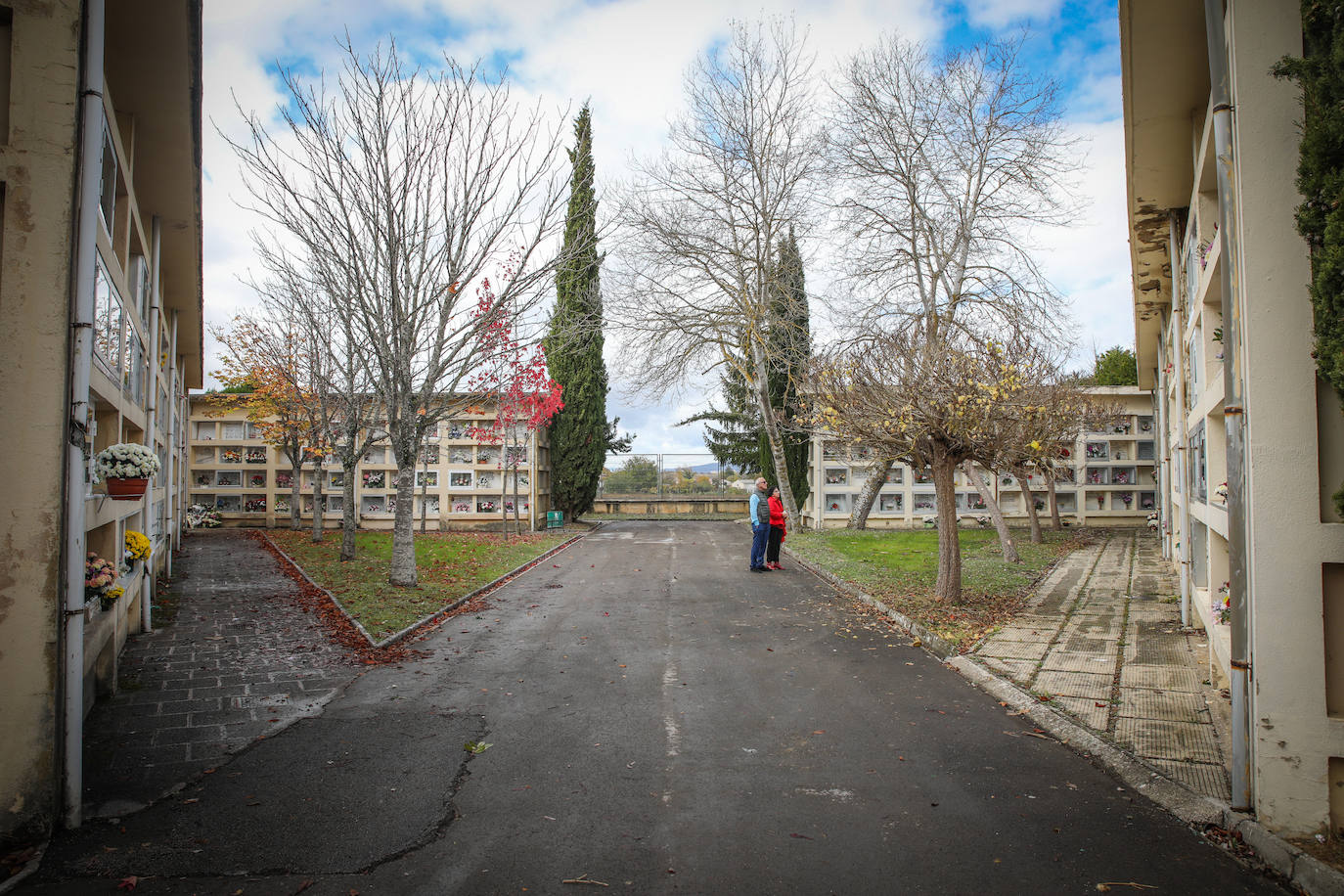 Fotos: Todos los Santos en los cementerios de Vitoria