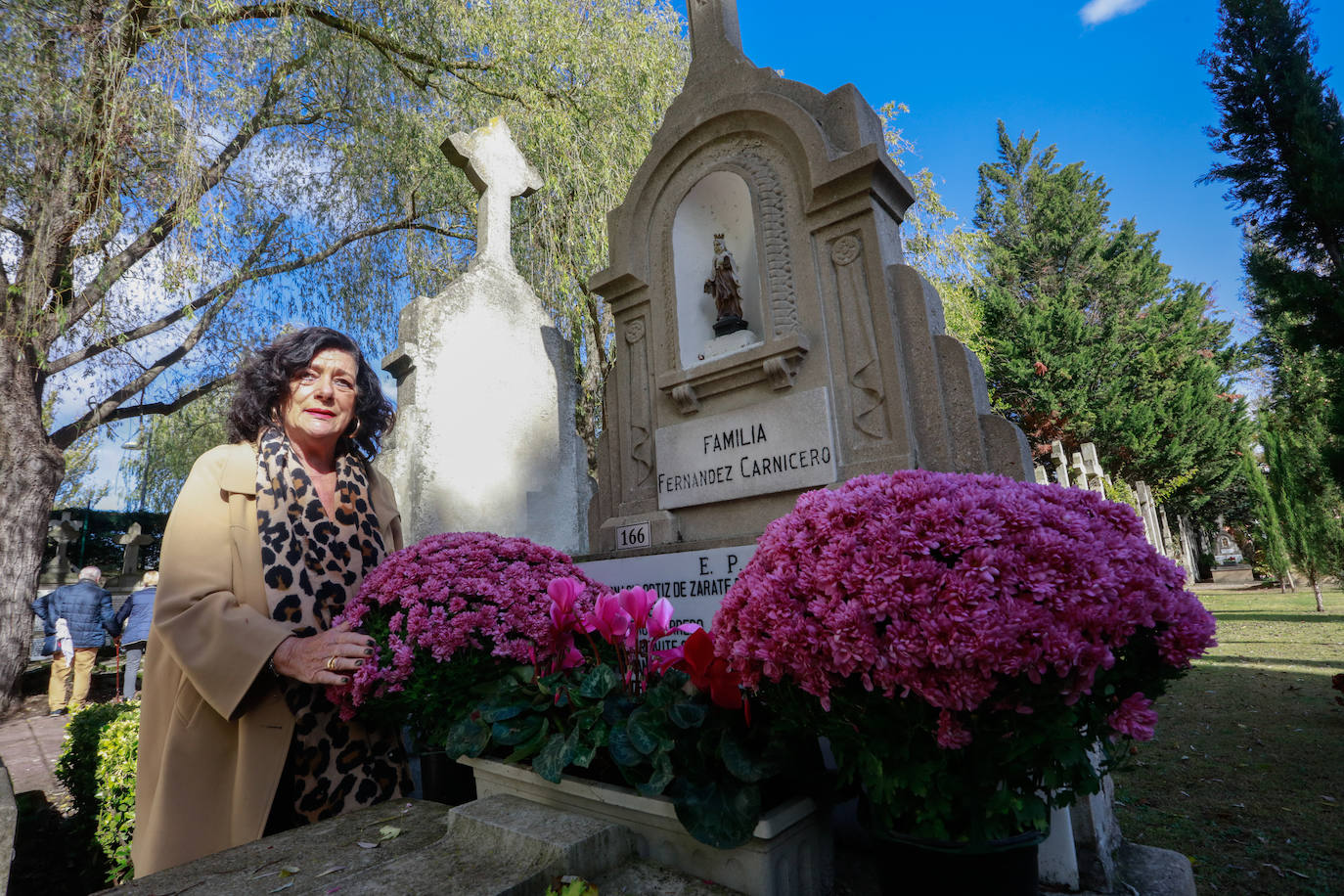 Fotos: Todos los Santos en los cementerios de Vitoria
