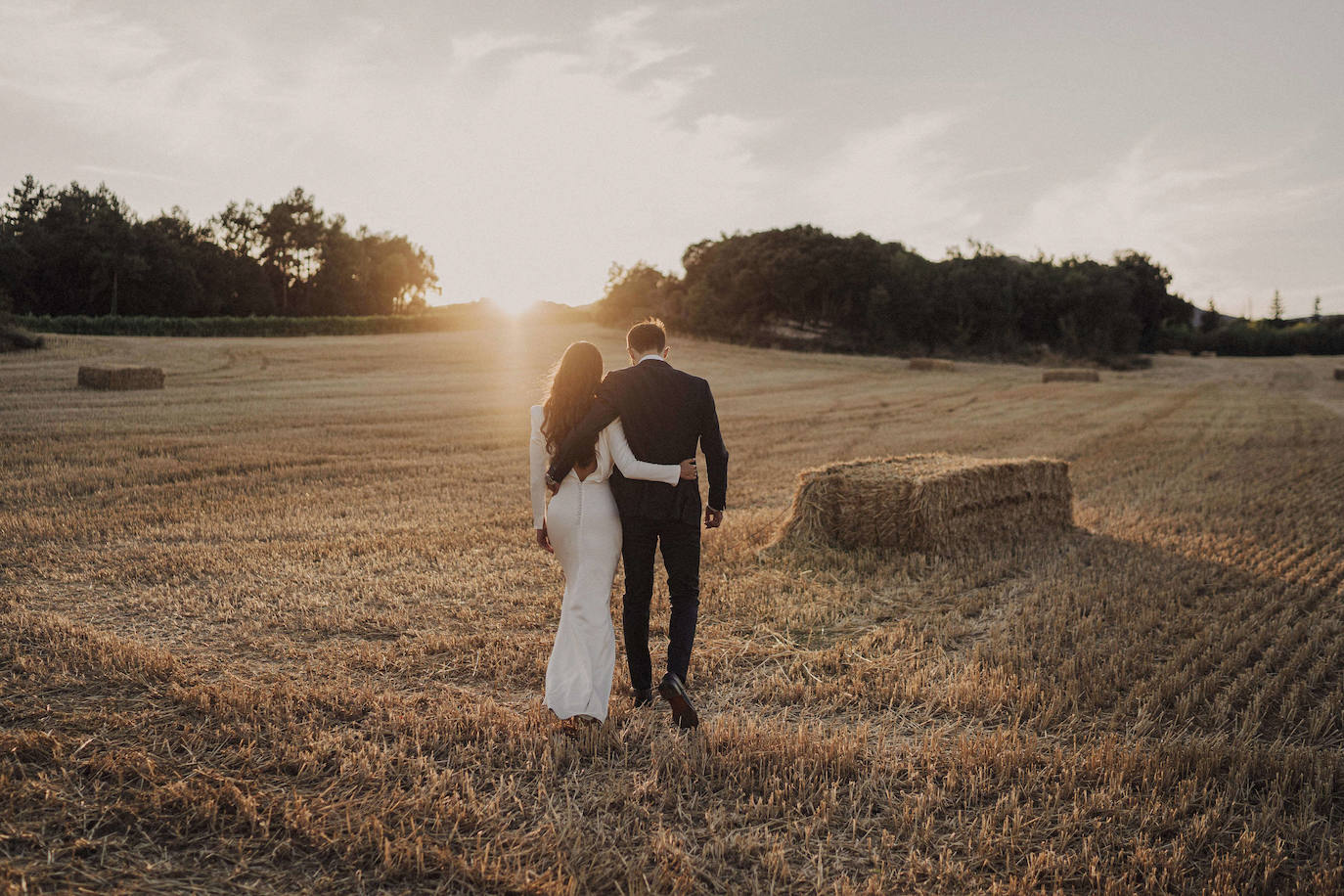 Fotos: Jone, la novia bilbaína del vestido desmontable y su boda soñada en Burgos