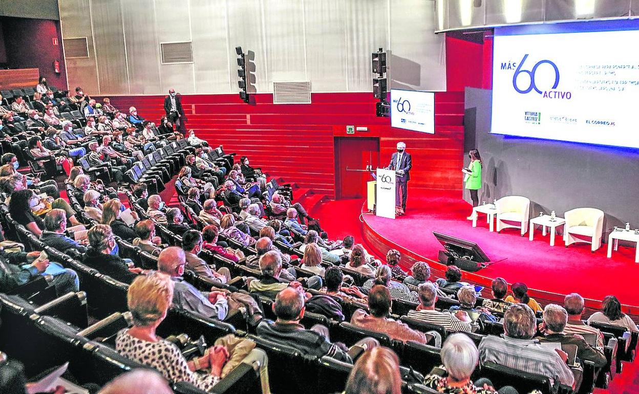 El Palacio Europa acogió en junio una jornada organizada por EL CORREO con expertos en salud, ocio o deporte para hablar de la madurez.