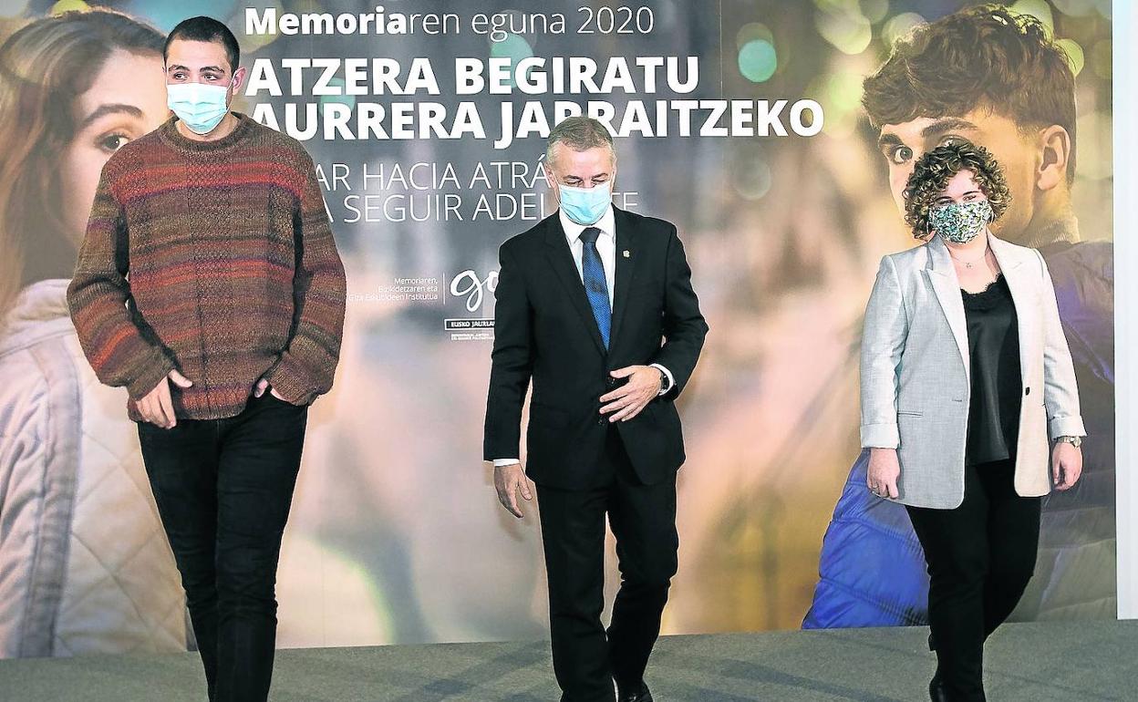 El acto organizado el año pasado por el Instituto de la Memoria contó con la presencia de dos jóvenes que ofrecieron su testimonio. 