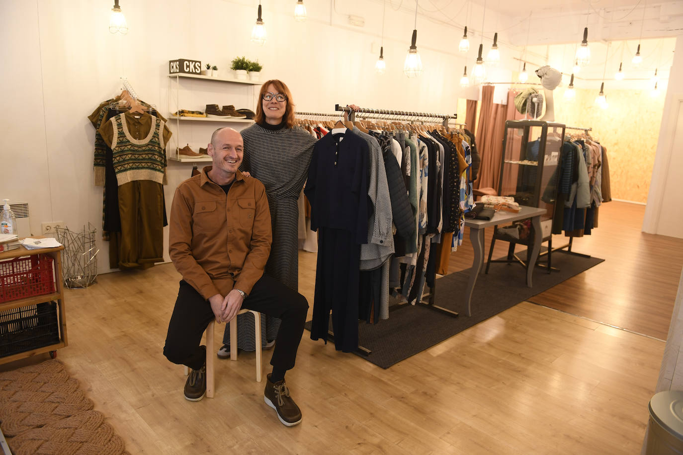 Fotos: Ni flecos, ni volantes: Así es la tienda de estos dos amigos en Bilbao La Vieja