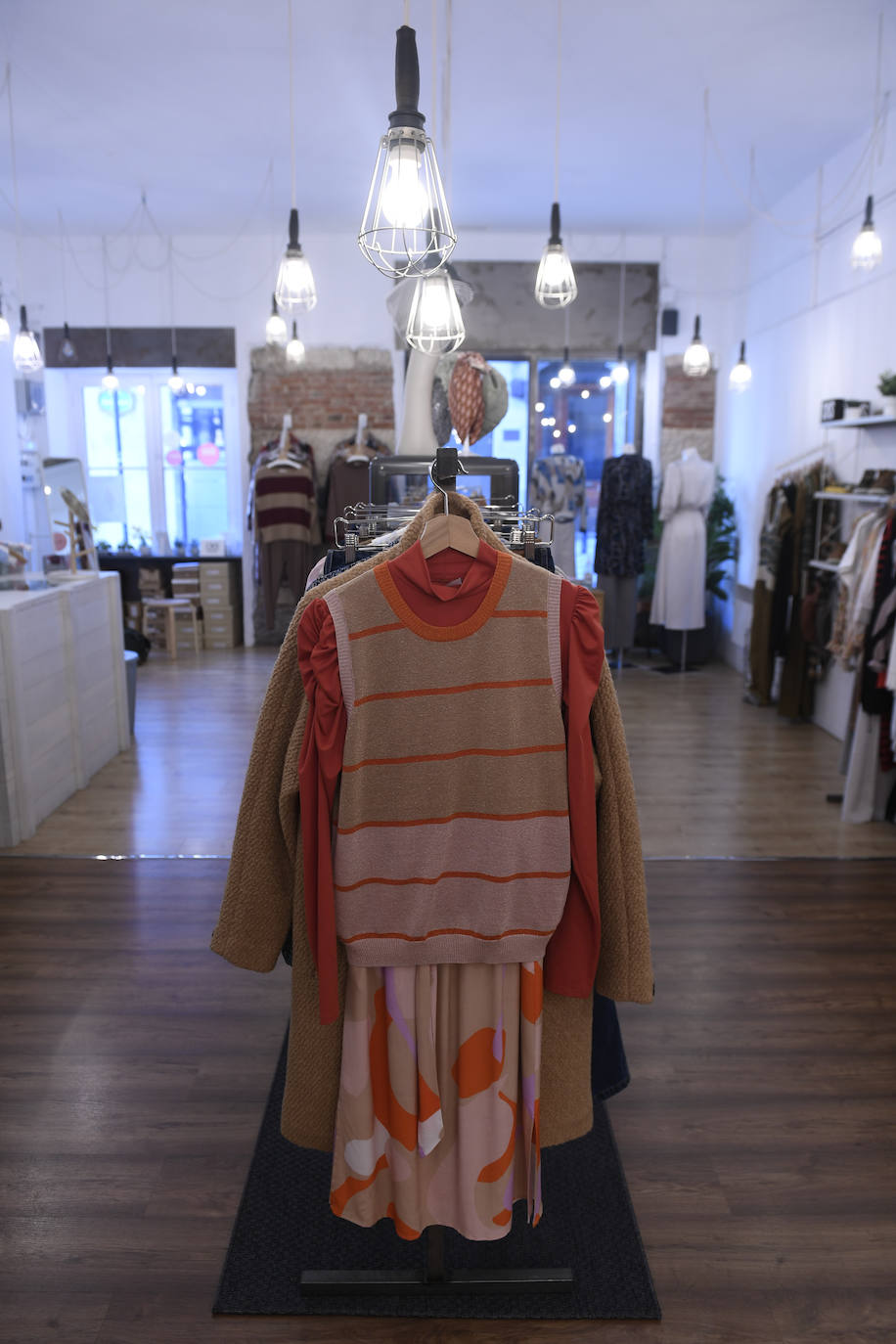 Fotos: Ni flecos, ni volantes: Así es la tienda de estos dos amigos en Bilbao La Vieja