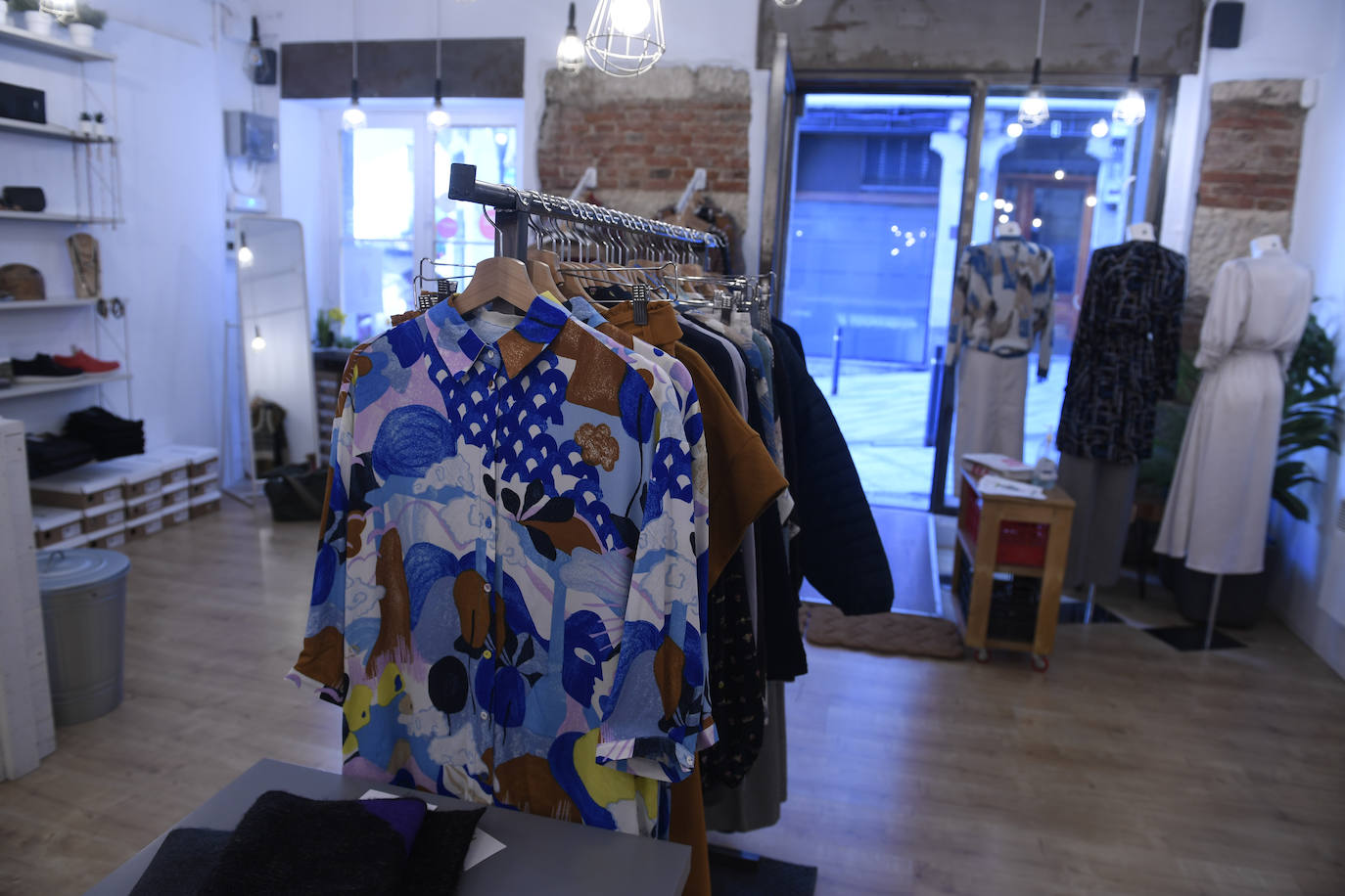 Fotos: Ni flecos, ni volantes: Así es la tienda de estos dos amigos en Bilbao La Vieja