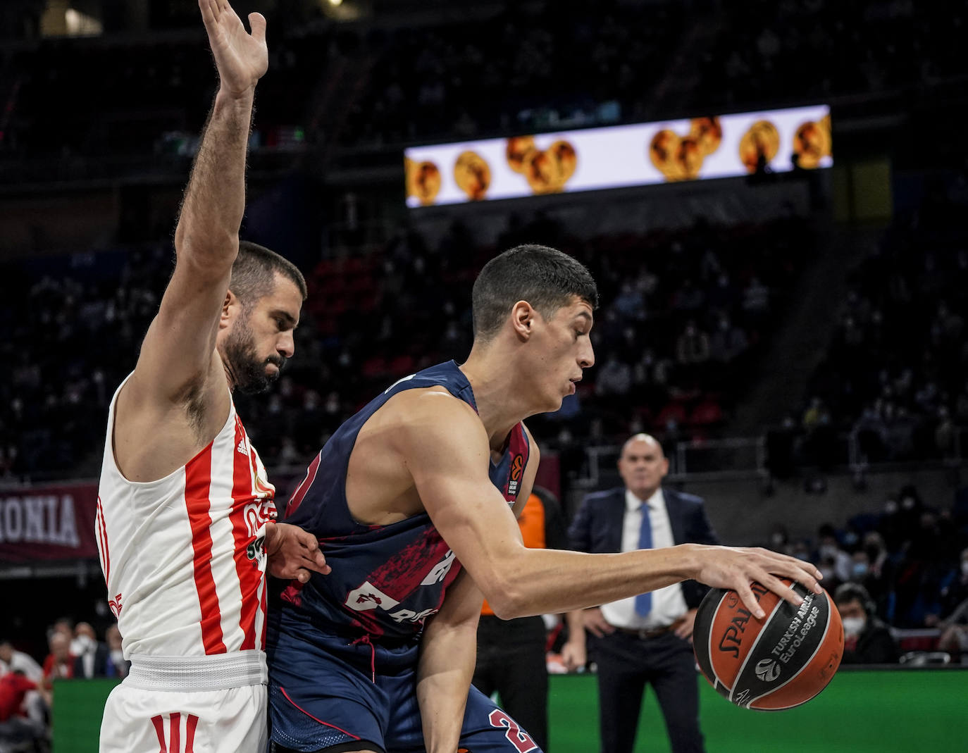 El Baskonia recibe al Estrella Roja en el Buesa Arena.