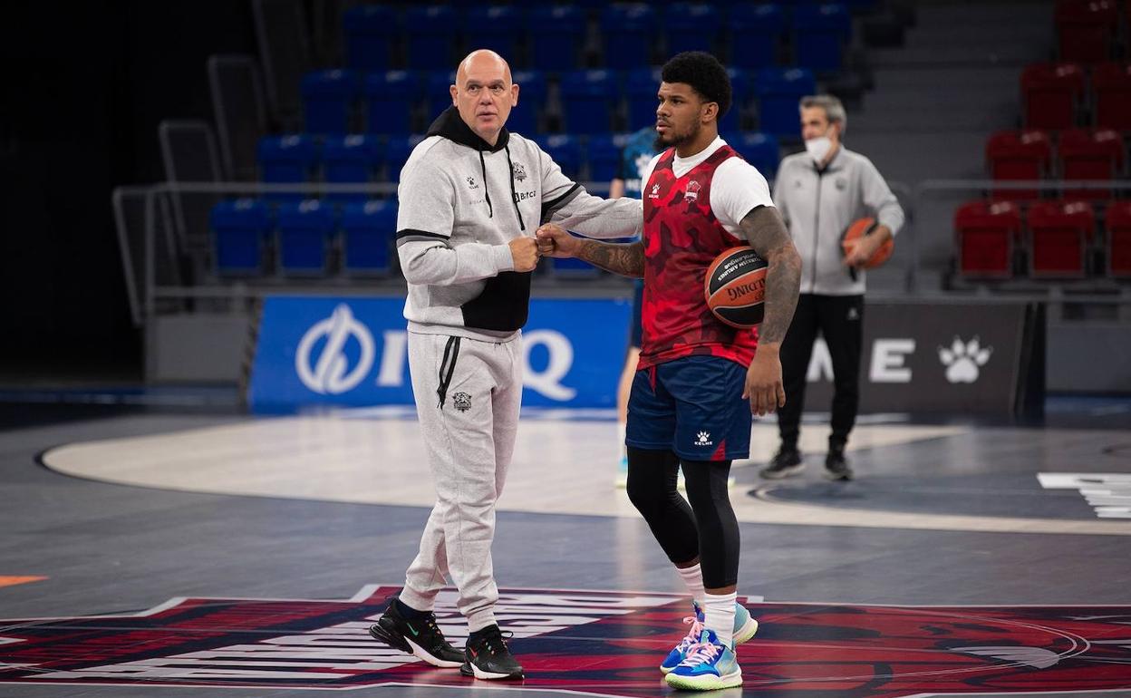 Neven Spahija durante su primer entrenamiento al frente del Bitci Baskonia.