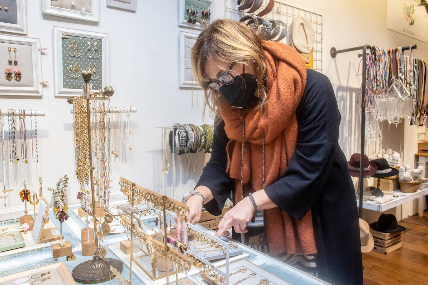 Fotos: Cinco creadoras abren una tienda efímera en el centro de Bilbao