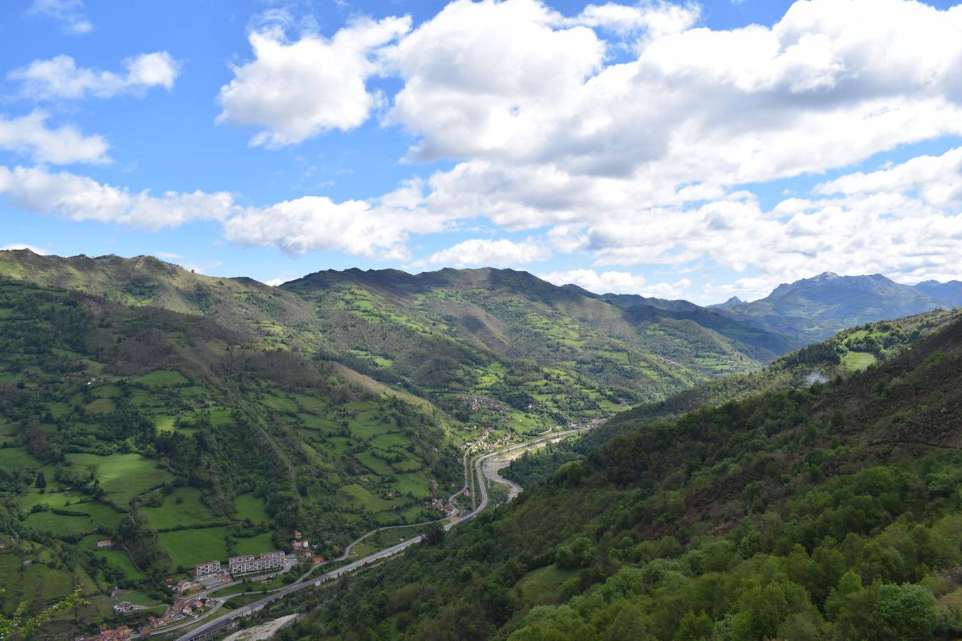 Vistas desde el Pico Moros (Aller).