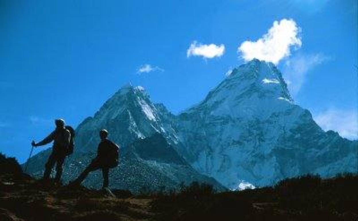 Ama Dablam munduko mendirik ederrenetakotzat jotzen da.