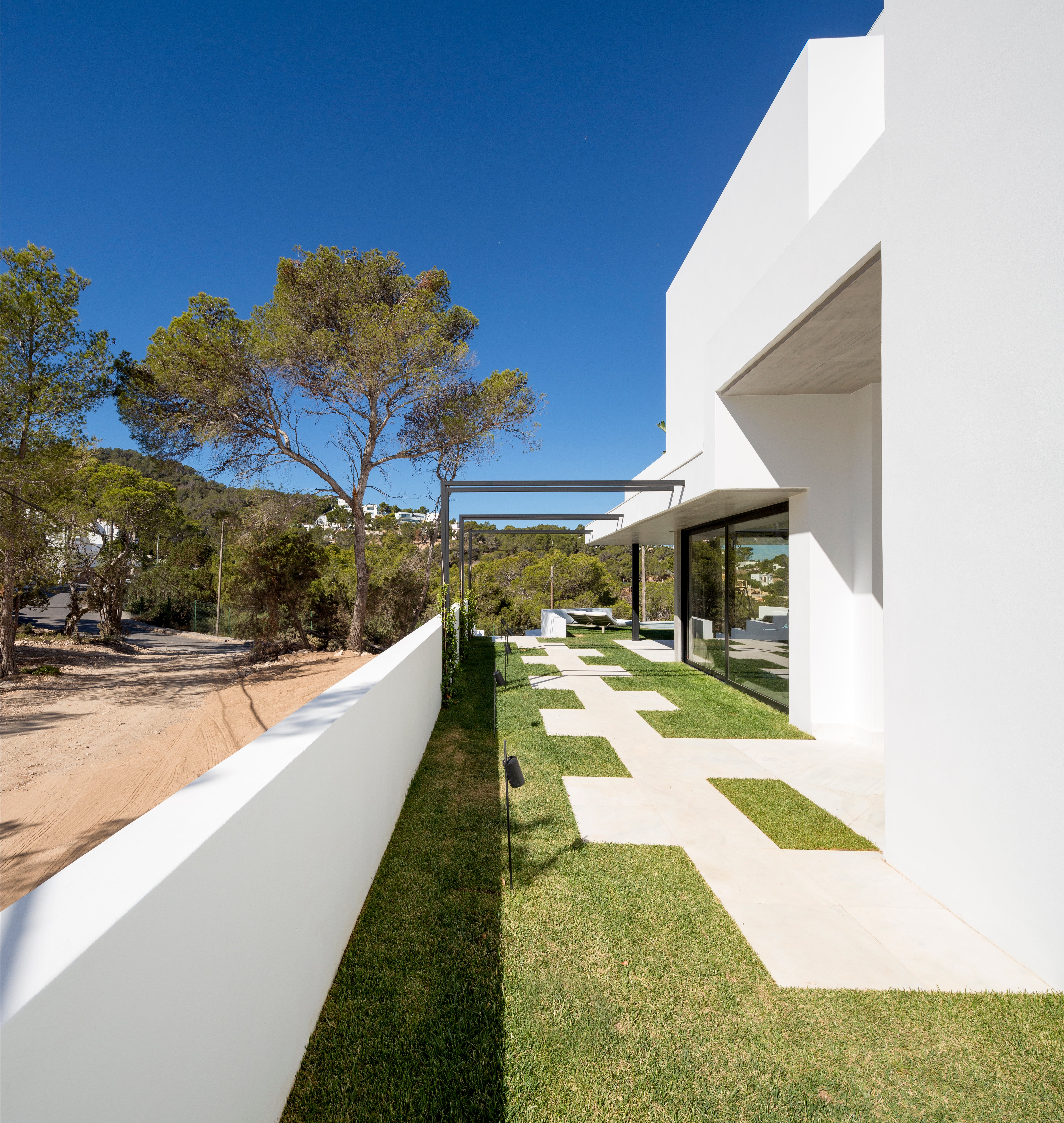 Fotos: Una interiorista vizcaína reforma el lujoso chalet de un futbolista en Ibiza