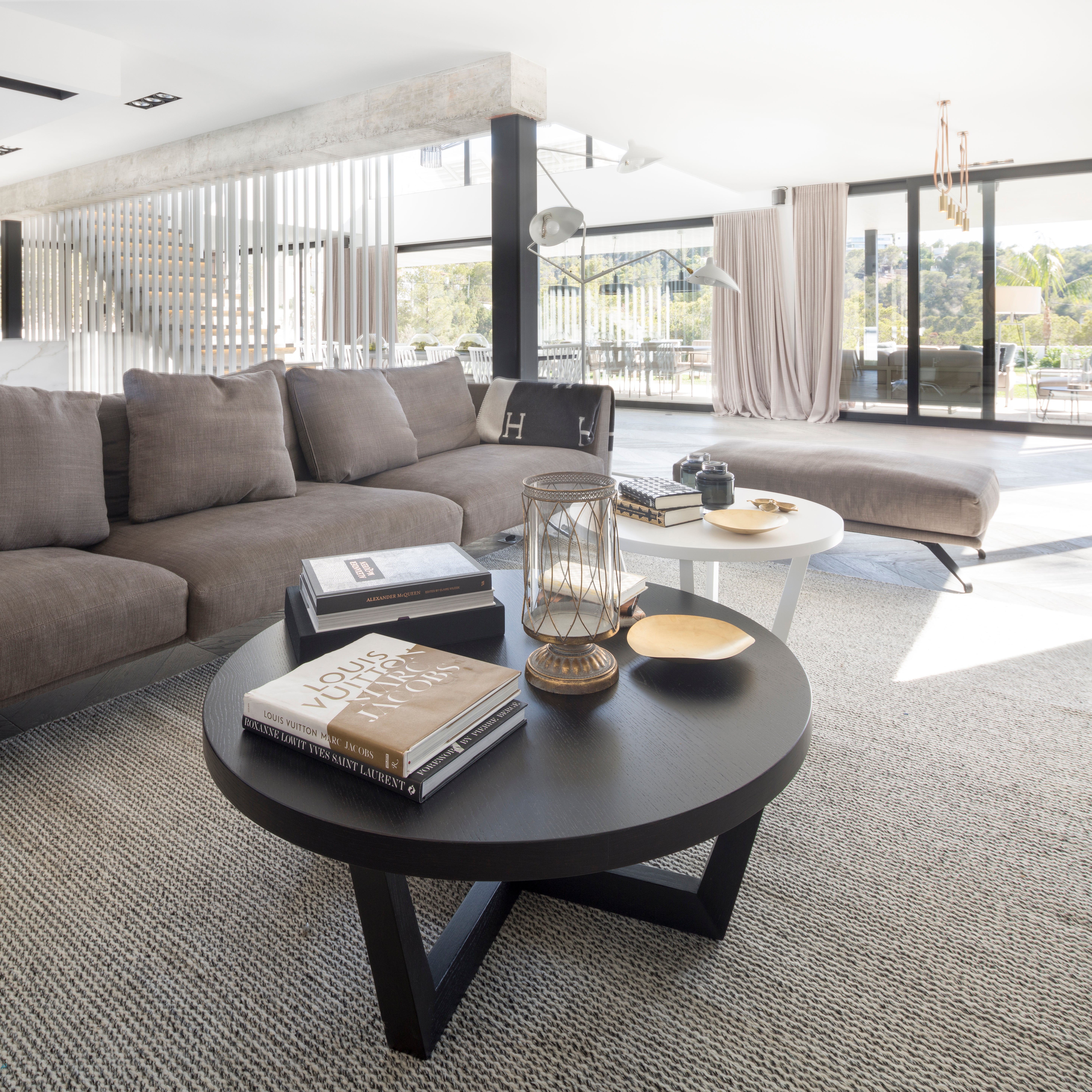 Fotos: Una interiorista vizcaína reforma el lujoso chalet de un futbolista en Ibiza