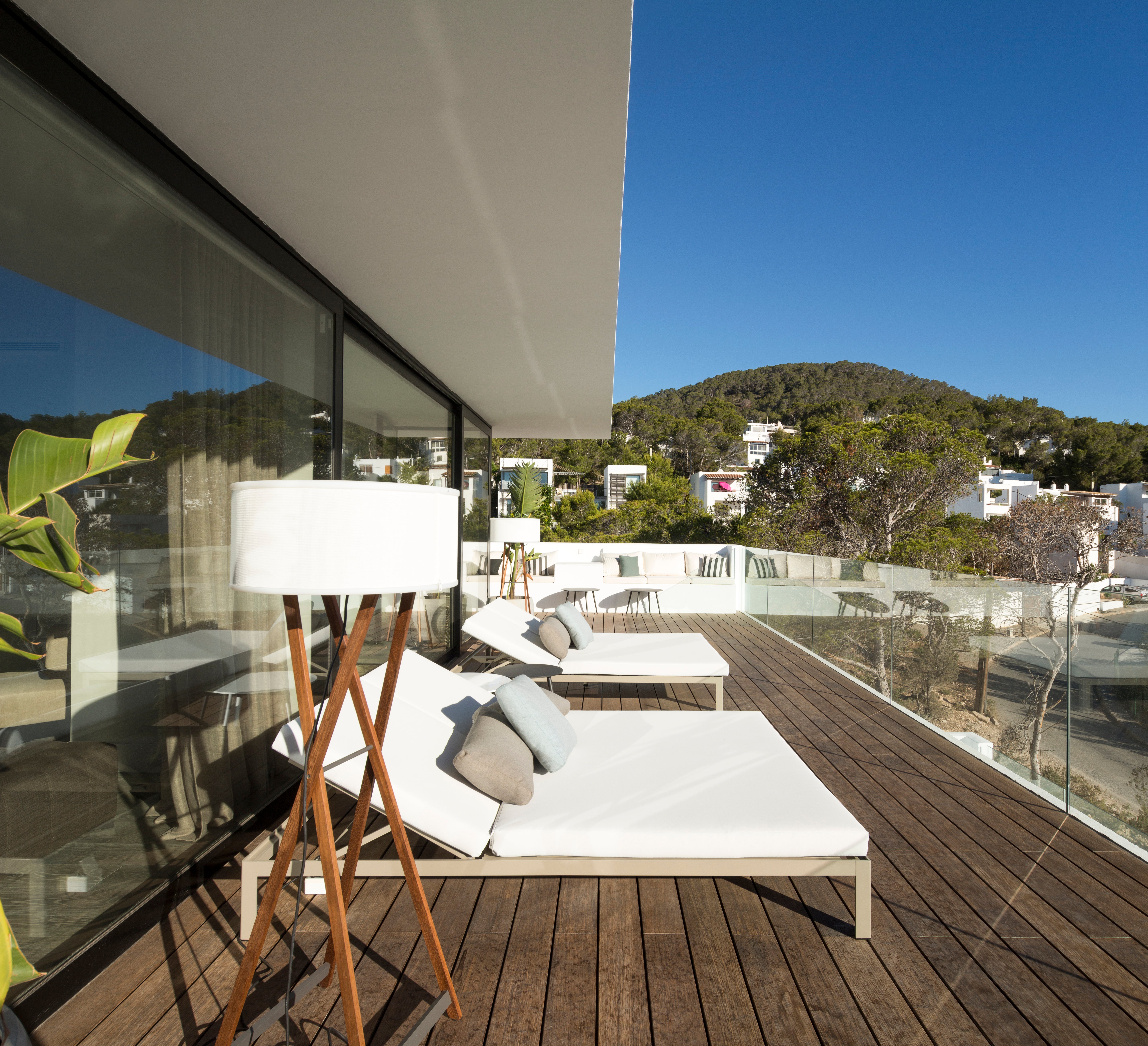 Fotos: Una interiorista vizcaína reforma el lujoso chalet de un futbolista en Ibiza