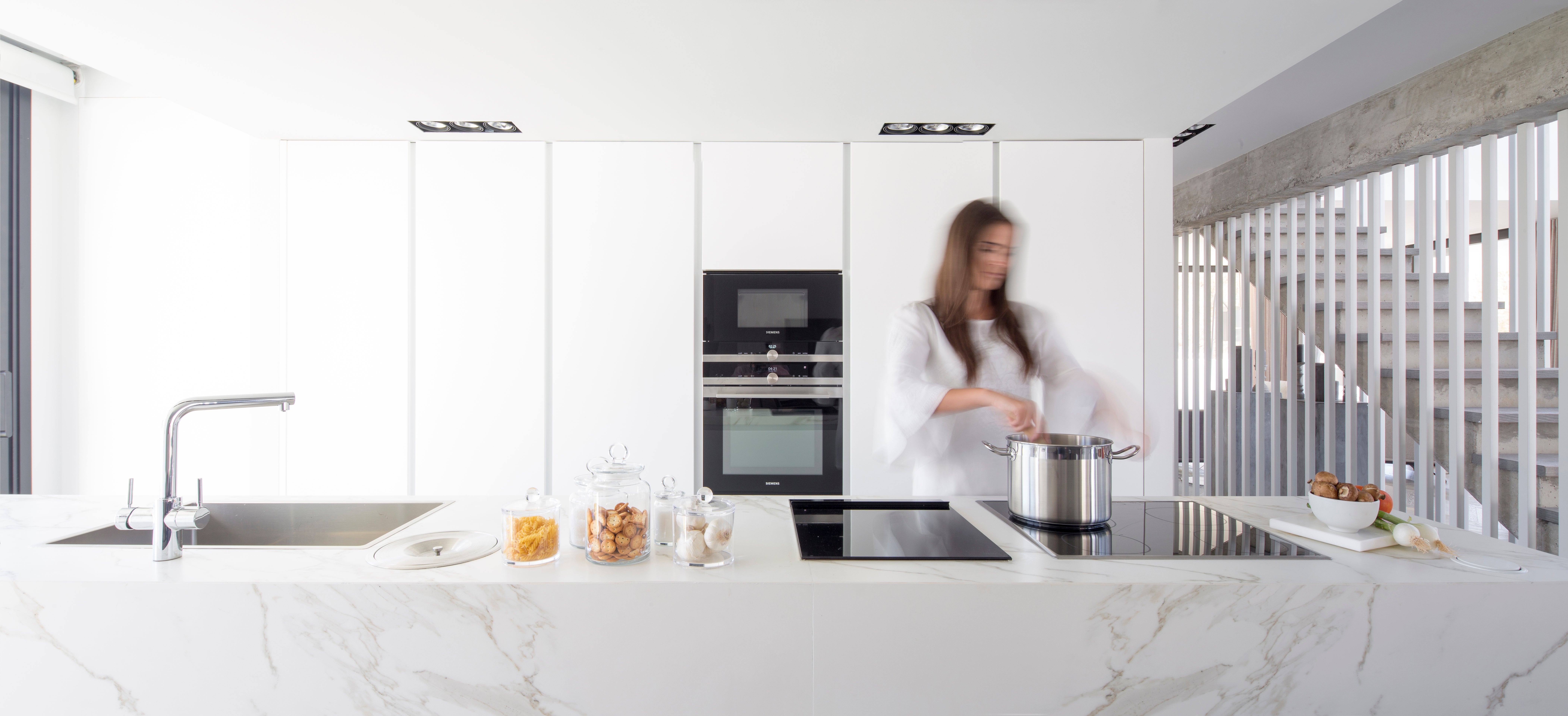 Fotos: Una interiorista vizcaína reforma el lujoso chalet de un futbolista en Ibiza