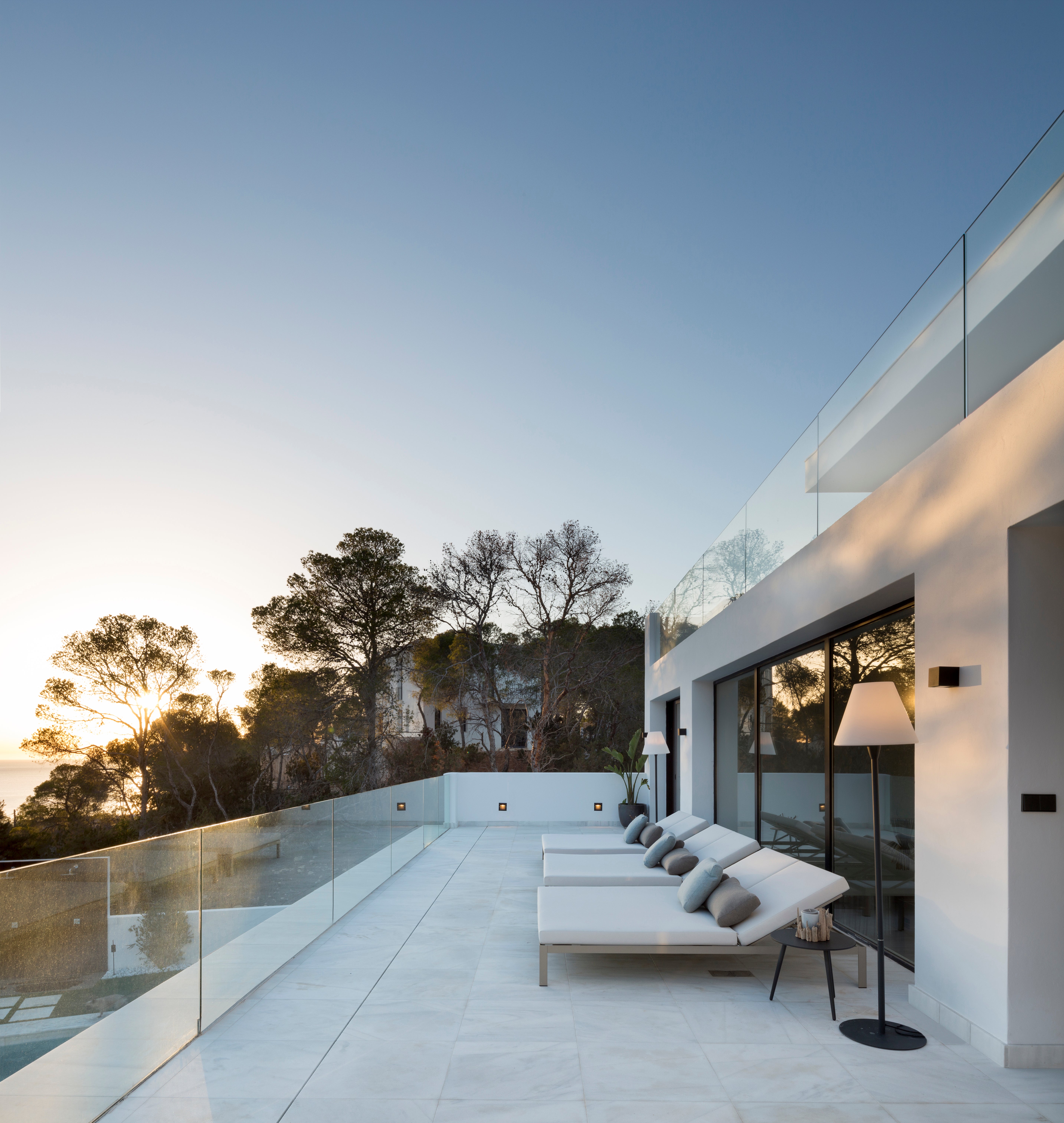 Fotos: Una interiorista vizcaína reforma el lujoso chalet de un futbolista en Ibiza