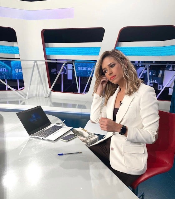 Fotos: Las tiendas y firmas de Bizkaia que visten a los presentadores de ETB