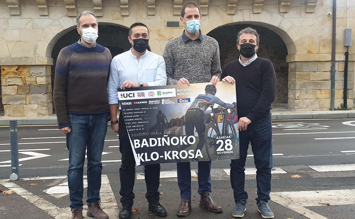 Imagen de la presentación la prueba de ciclocross Premio Ayuntamiento de Abadiño esta mañana 