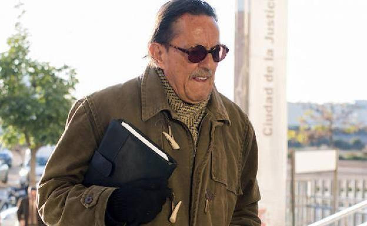 Julián Muñoz cumple 74 años: ¿qué ha sido del ex de Isabel Pantoja?